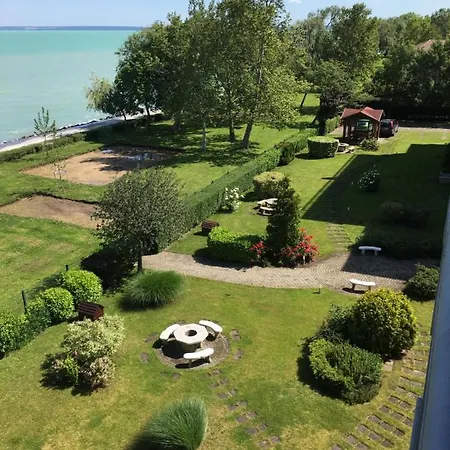 Kek Hullam By Bltn Apartment Siofok